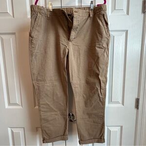 NWT. Old Navy Chino pants